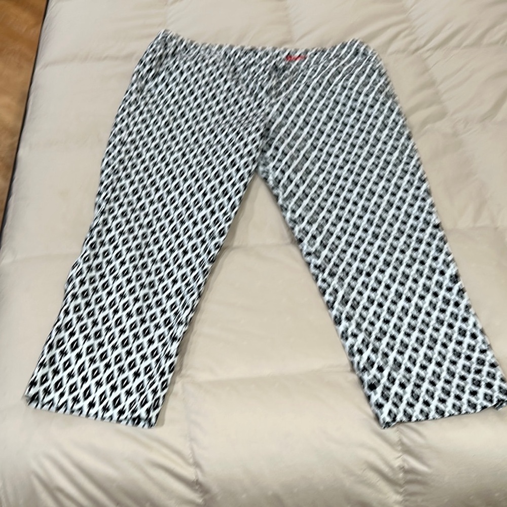 Black and White Patterned Pants size 8 34” waist 23” inseam